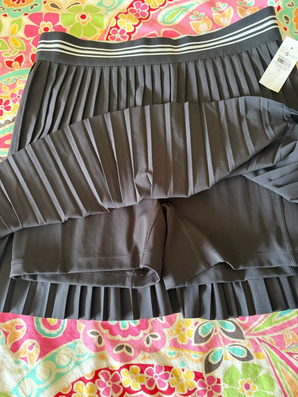 LOFT pleated athletic
